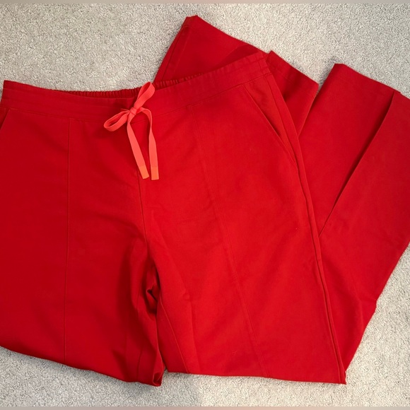 Figs Women's Lemarie Slim Flare Scrub Pants - Picture 3 of 10